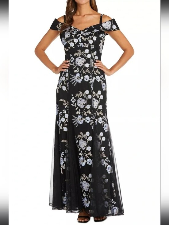 R&M Richards Dresses & Skirts - NWT R&M Richards Size 16 Floral Embroidered Formal Dress